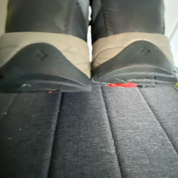 Columbia Womens Newton Ridge Plus Waterproof Leather Hiking Outdoor Boot-Sz-6 - Picture 9 of 16